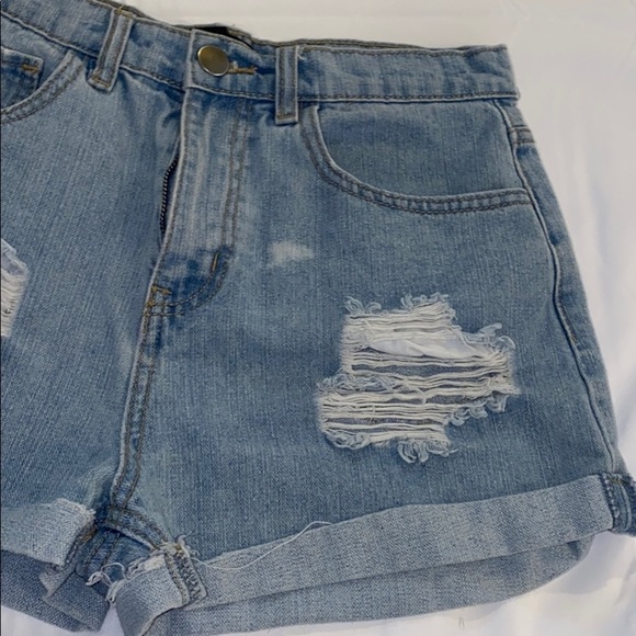 🔥 special clearance 🔥Sexy Forever 21 Distressed Ripped Denim Shorts Sz 27 - Picture 3 of 5